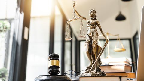 scales of justic and gavel